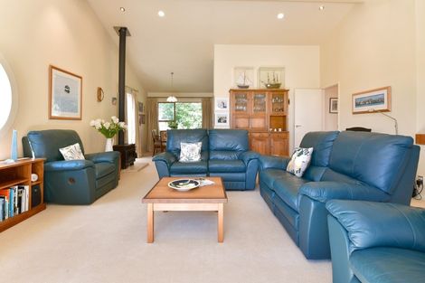 Photo of property in 1/4 John Dee Crescent, Red Beach, 0932