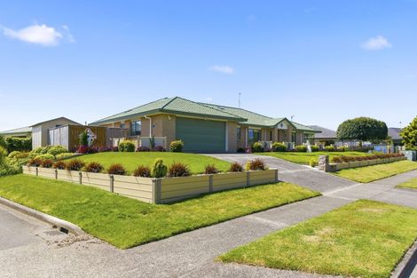 Photo of property in 100 Milne Drive, Paraparaumu, 5032