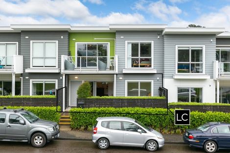 Photo of property in 6 Atkinson Street, Newlands, Wellington, 6037