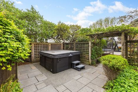 Photo of property in 9 Karamu Street, Eastbourne, Lower Hutt, 5013