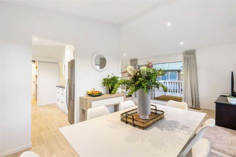 Photo of property in 7 William Bayes Place, Red Beach, 0932