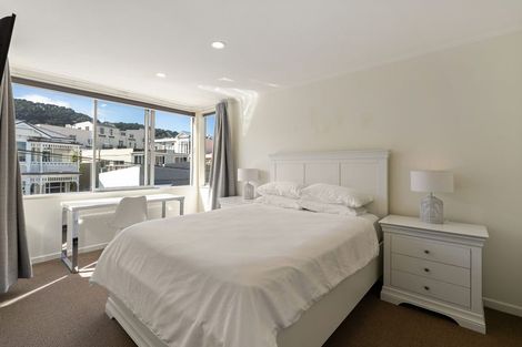 Photo of property in 2/15 Roxburgh Street, Mount Victoria, Wellington, 6011