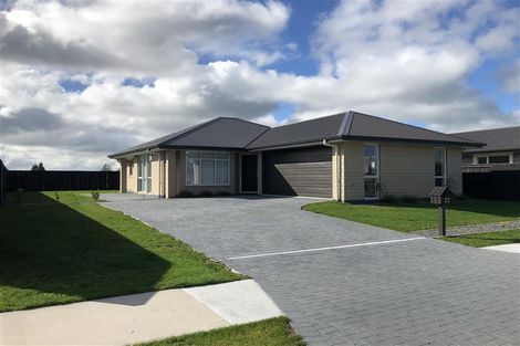 Photo of property in 22 Huka Heights Drive, Rangatira Park, Taupo, 3330