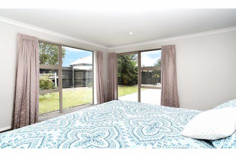 Photo of property in 23 Papaumu Green, Parklands, Christchurch, 8083