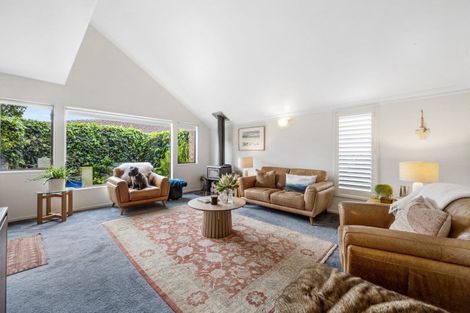 Photo of property in 2/59 Dalwhinnie Parade, Highland Park, Auckland, 2010