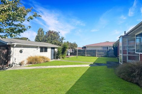 Photo of property in 96 Daniels Road, Redwood, Christchurch, 8051