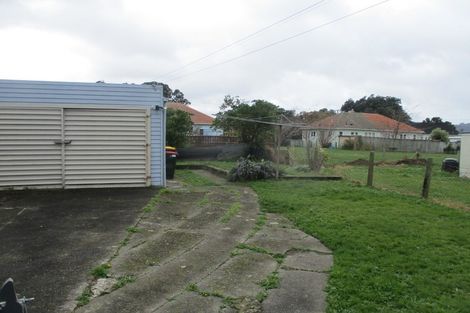 Photo of property in 17 Hall Crescent, Epuni, Lower Hutt, 5011