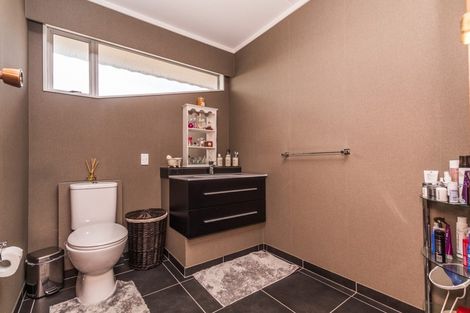 Photo of property in 6 Hamilton Avenue, Winton, 9720