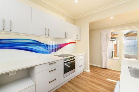 Photo of property in 18 Skerman Street, Marton, 4710