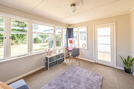 Photo of property in 4 Godwin Crescent, College Estate, Whanganui, 4500