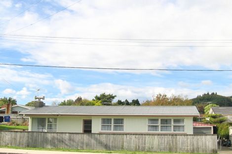 Photo of property in 28 Benge Crescent, Clouston Park, Upper Hutt, 5018