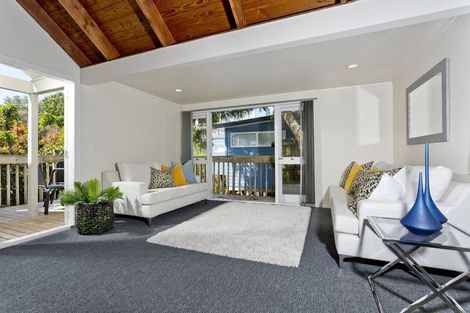 Photo of property in 8 Eucalyptus Place, Beach Haven, Auckland, 0626