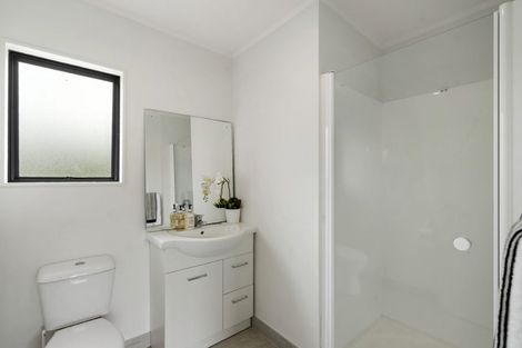 Photo of property in 2/26 Blenheim Street, Glenfield, Auckland, 0629