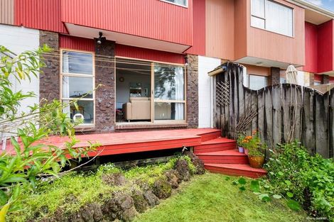 Photo of property in 7/18 Seabrook Avenue, New Lynn, Auckland, 0600