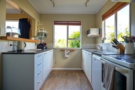 Photo of property in 3 Westra View, Tawa, Wellington, 5028