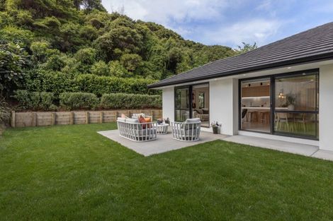 Photo of property in 38 Mooring Close, Whitby, Porirua, 5024