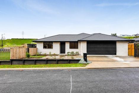Photo of property in 3 Ruru Lane, Hurworth, New Plymouth, 4310