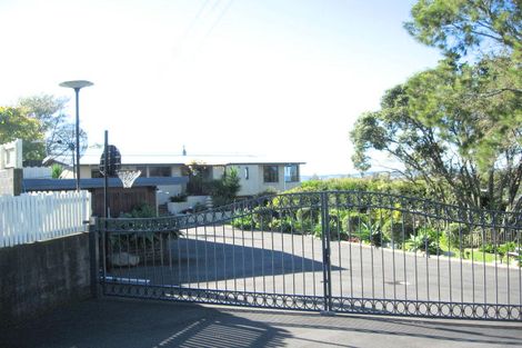 Photo of property in 155 Bleakhouse Road, Mellons Bay, Auckland, 2014