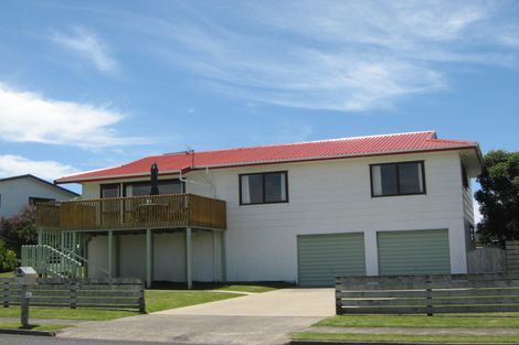 Photo of property in 3 Stella Drive, Clarks Beach, 2122