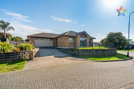 Photo of property in 27 Simpson Crescent, Raumati Beach, Paraparaumu, 5032