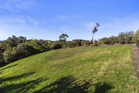 Photo of property in 1119b Whangaparaoa Road, Tindalls Beach, Whangaparaoa, 0930