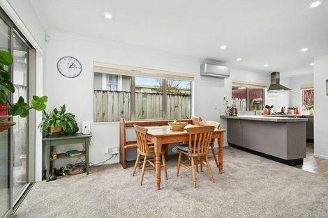 Photo of property in 12 Cambridge Street, Tawa, Wellington, 5028