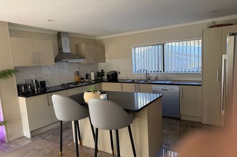 Photo of property in 813 Te Atatu Road, Te Atatu Peninsula, Auckland, 0610