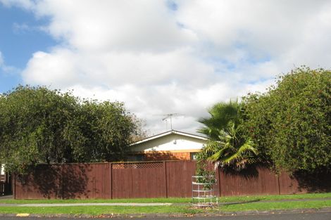 Photo of property in 40 Beechdale Crescent, Pakuranga Heights, Auckland, 2010