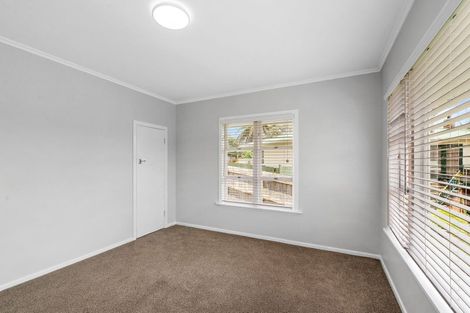 Photo of property in 38 Kohekohe Street, New Lynn, Auckland, 0600