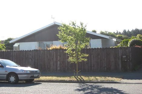 Photo of property in 2/45 Valecrest Avenue, Parklands, Christchurch, 8083