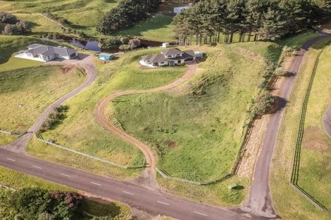 Photo of property in 100 Harakeke Road, Te Horo, Otaki, 5581