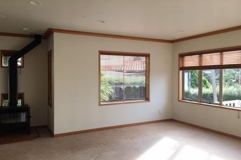 Photo of property in 8 Rosella Place, Murrays Bay, Auckland, 0630