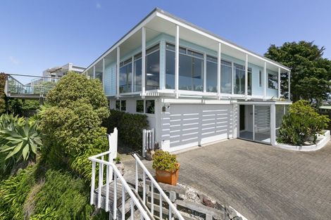 Photo of property in 4 Tai Paku Paku Road, Karaka Bays, Wellington, 6022