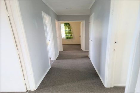 Photo of property in 28 Beauchamp Drive, Massey, Auckland, 0614