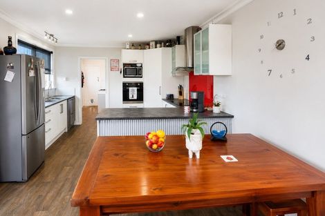 Photo of property in 35 Stout Street, Shannon, 4821