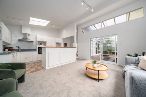 Photo of property in 5 Chudleigh Grove, Churton Park, Wellington, 6037