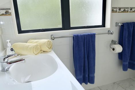 Photo of property in 9 Courtney Place, Pauanui, Hikuai, 3579