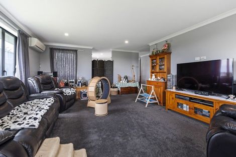 Photo of property in 12 Highland View Drive, Tokomaru, Palmerston North, 4474