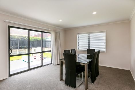 Photo of property in 5 Market Lane, Westown, New Plymouth, 4310