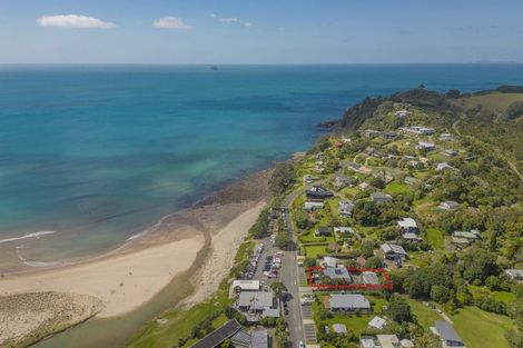 Photo of property in 24 Pye Place, Hot Water Beach, Whitianga, 3591