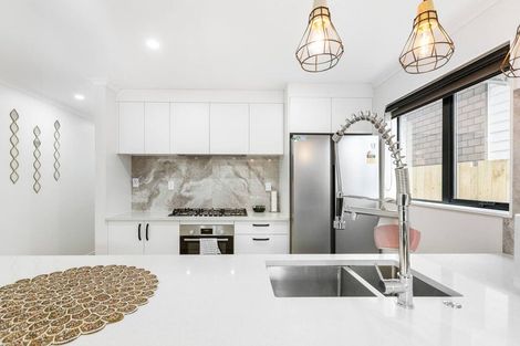 Photo of property in 8b Lynette Place, Mangere, Auckland, 2022