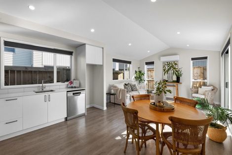 Photo of property in 5 Houpara Place, Papamoa, 3118