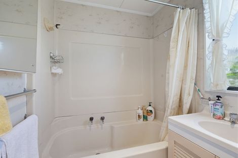 Photo of property in 3 Dawson Street, Foxton Beach, Foxton, 4815