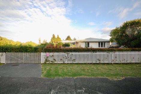 Photo of property in 14 Wylie Avenue, Sunnynook, Auckland, 0620