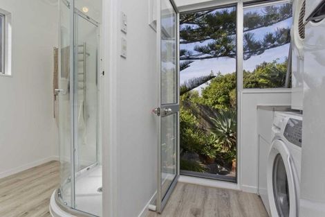 Photo of property in 2/31 Lake Road, Devonport, Auckland, 0624