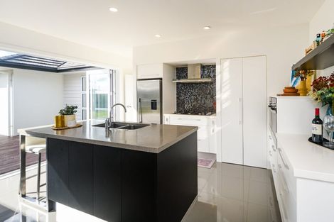 Photo of property in 175 Pacific Drive, Fitzherbert, Palmerston North, 4410