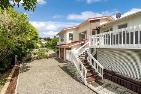 Photo of property in 38 Deverell Place, Northcross, Auckland, 0632