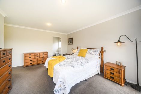 Photo of property in 48 Rosalie Terrace, Kelvin Grove, Palmerston North, 4414