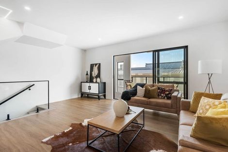 Photo of property in 20 Mina Way, Browns Bay, Auckland, 0630