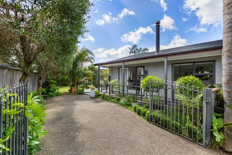 Photo of property in 3b Lillian Place, Orewa, 0931
